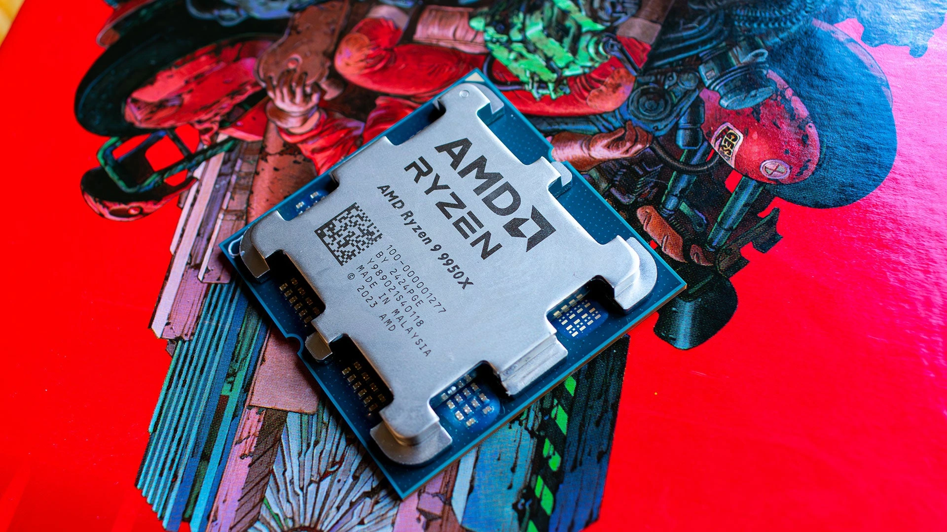 A graph showing Cinebench benchmark scores for both CPUs